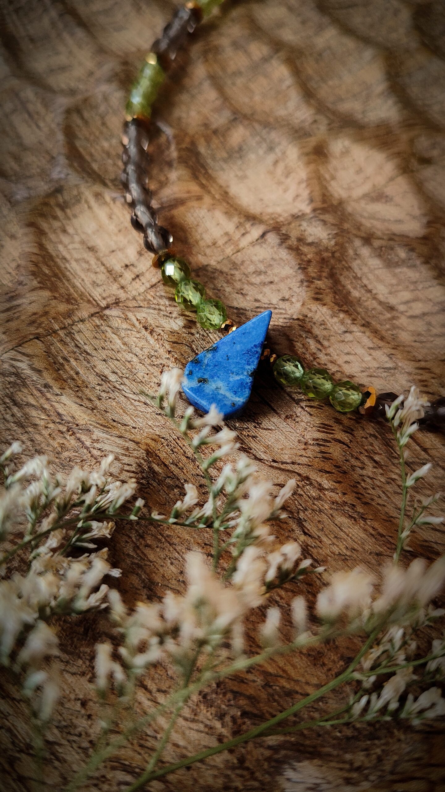 Leśny mech - naszyjnik z drobnych kamieni handmade - obrazek 4