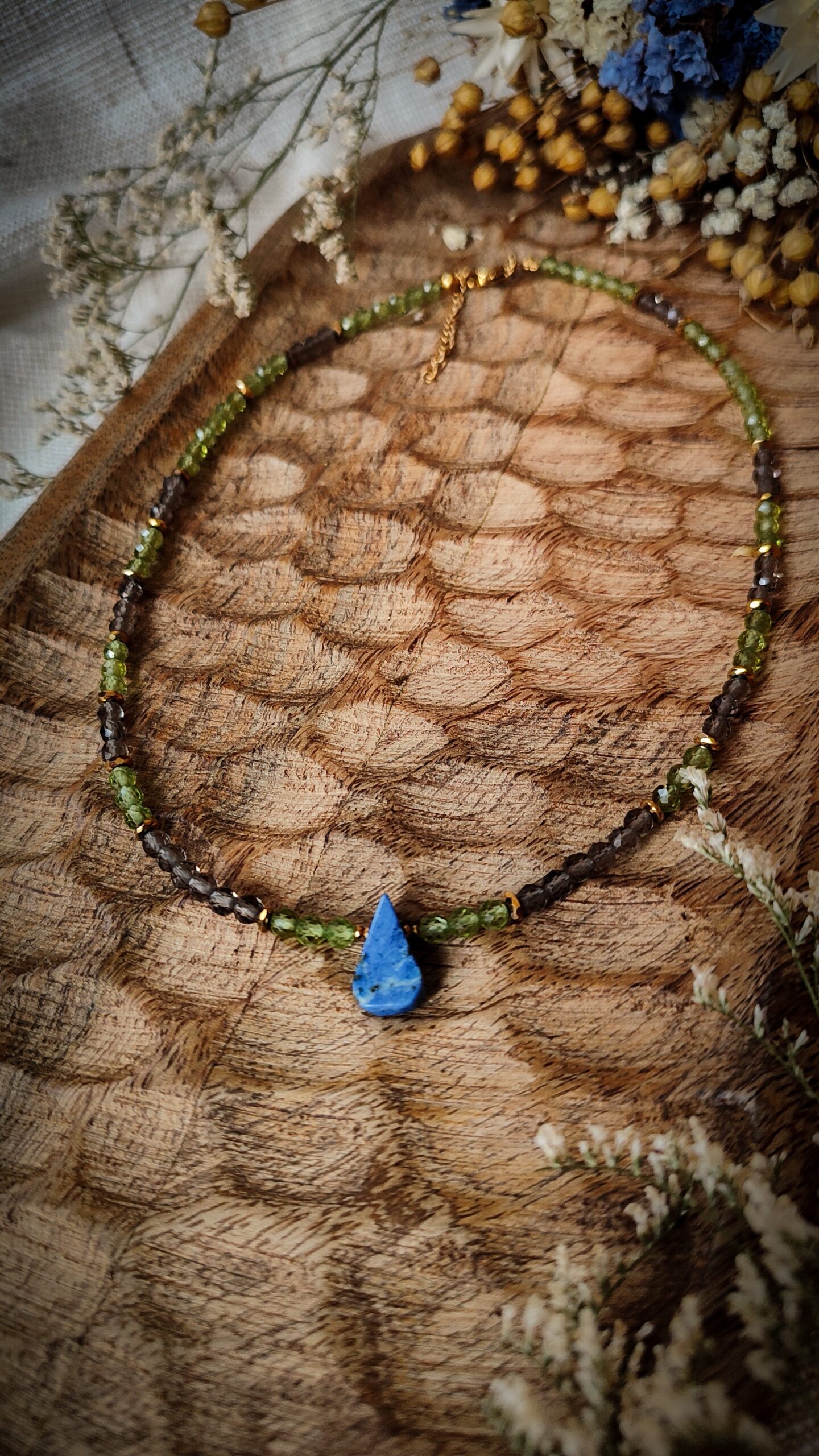 Leśny mech - naszyjnik z drobnych kamieni handmade