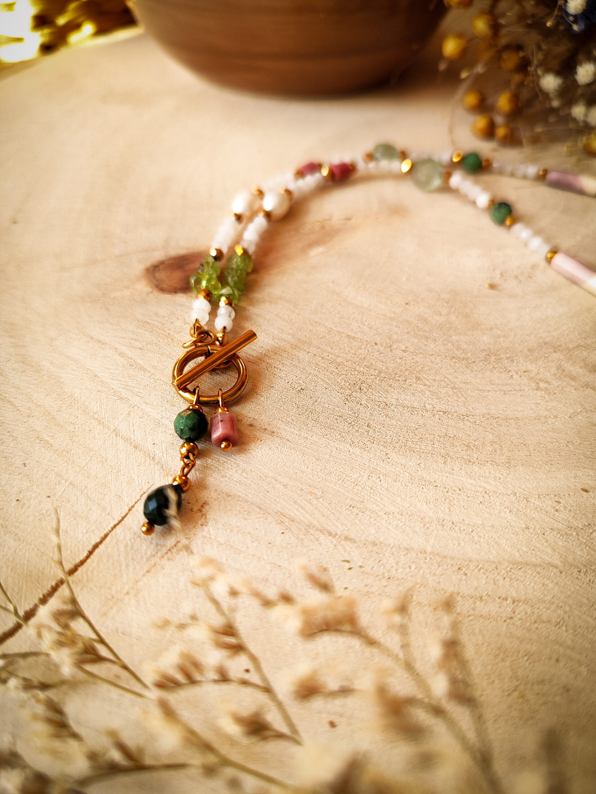 Księżycowy misz-masz - naszyjnik z kamieni z zawieszką handmade - obrazek 5