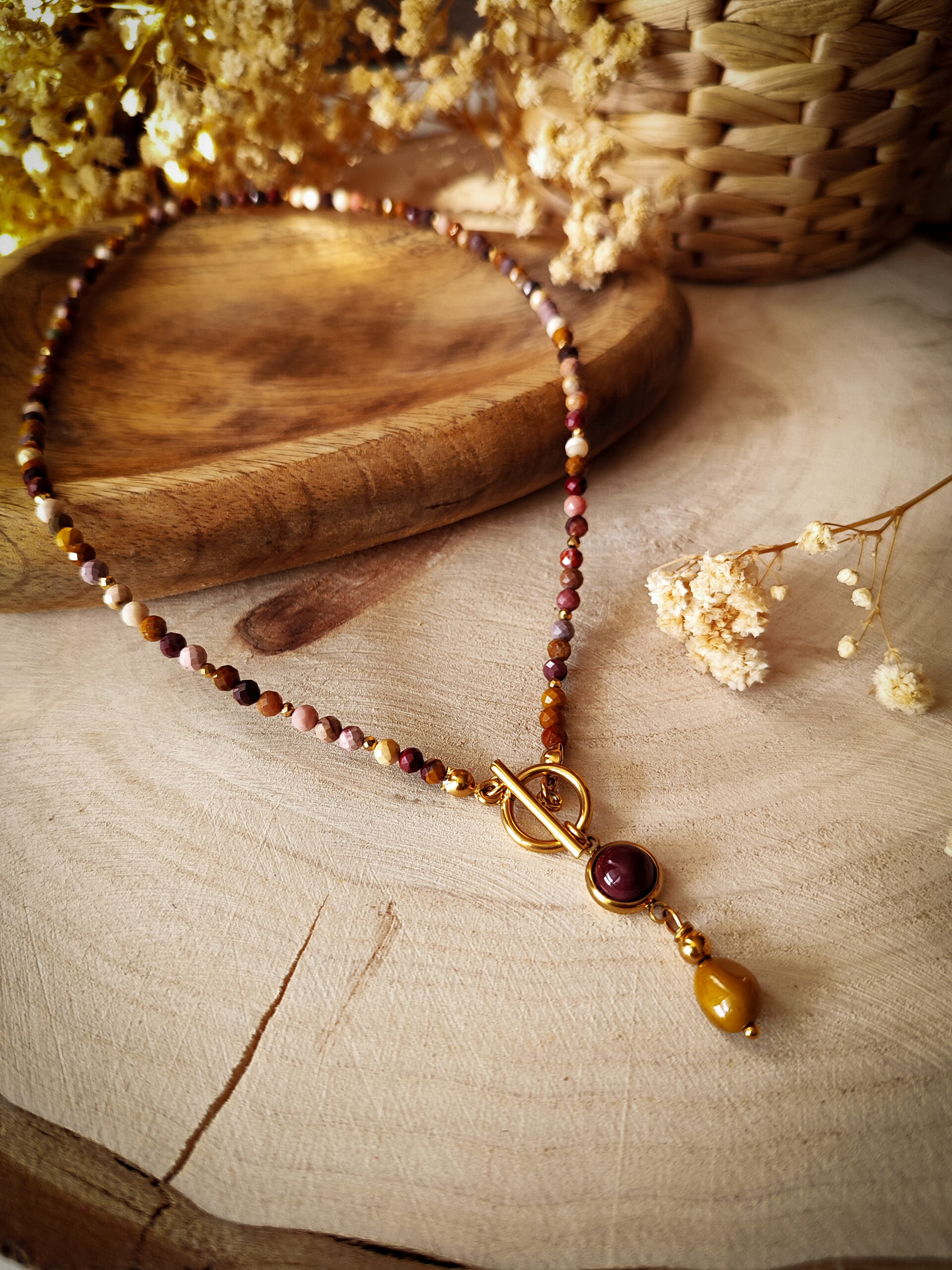 Wrześniowa aura - naszyjnik z drobnych kamieni z zawieszką handmade