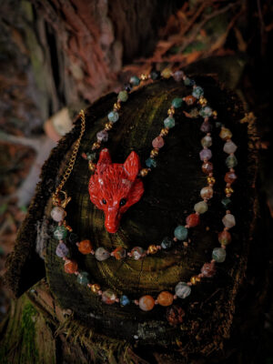 Wilcza dusza - naszyjnik z kamieniami naturalnymi i wilkiem handmade