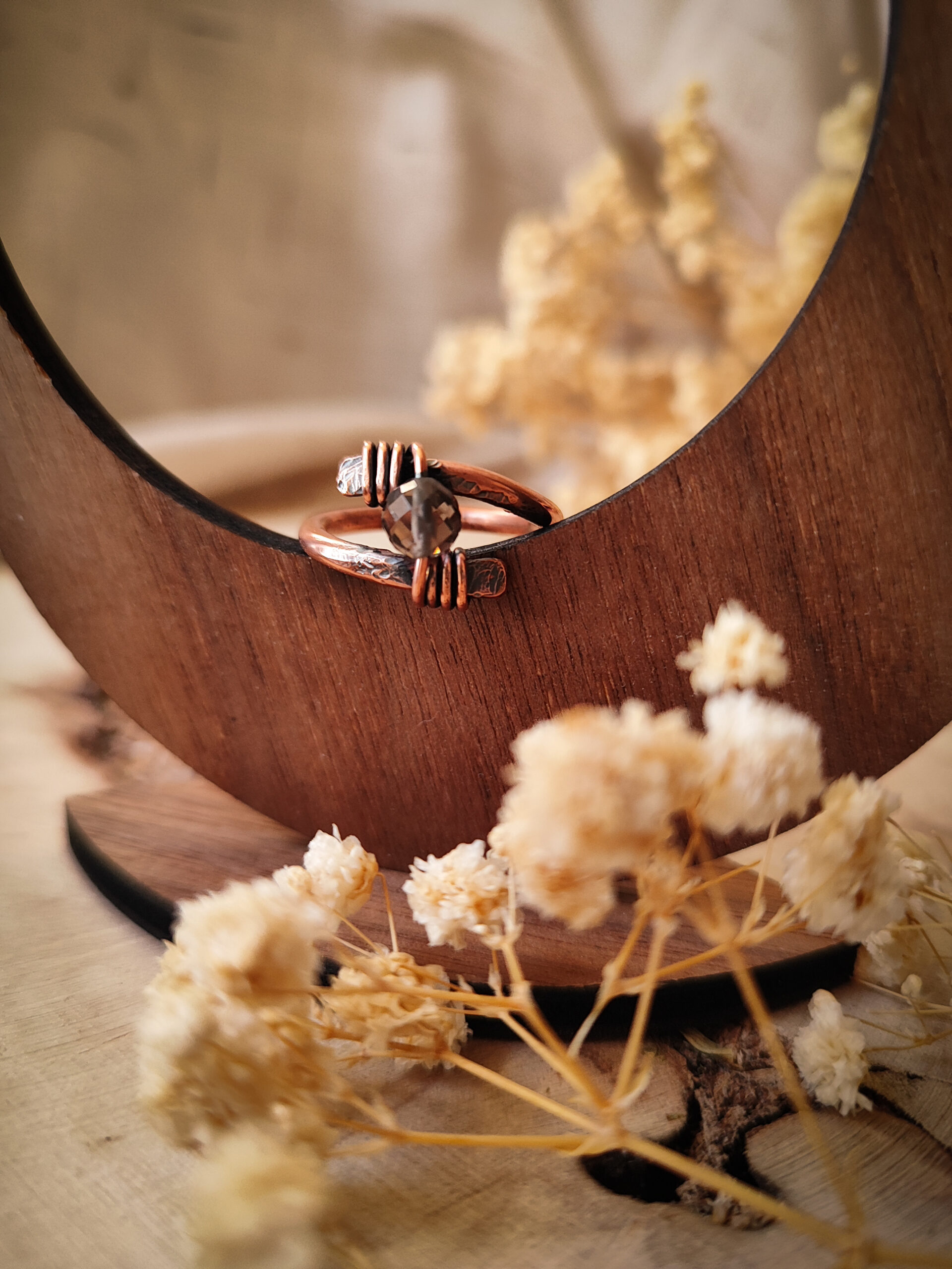 Miedziany pierścionek z kwarcem dymnym